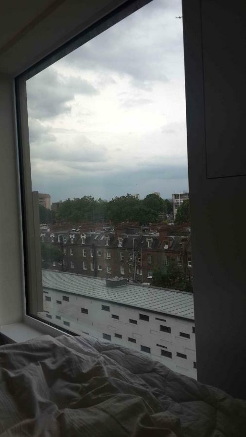 375 Kensington High St * Londra